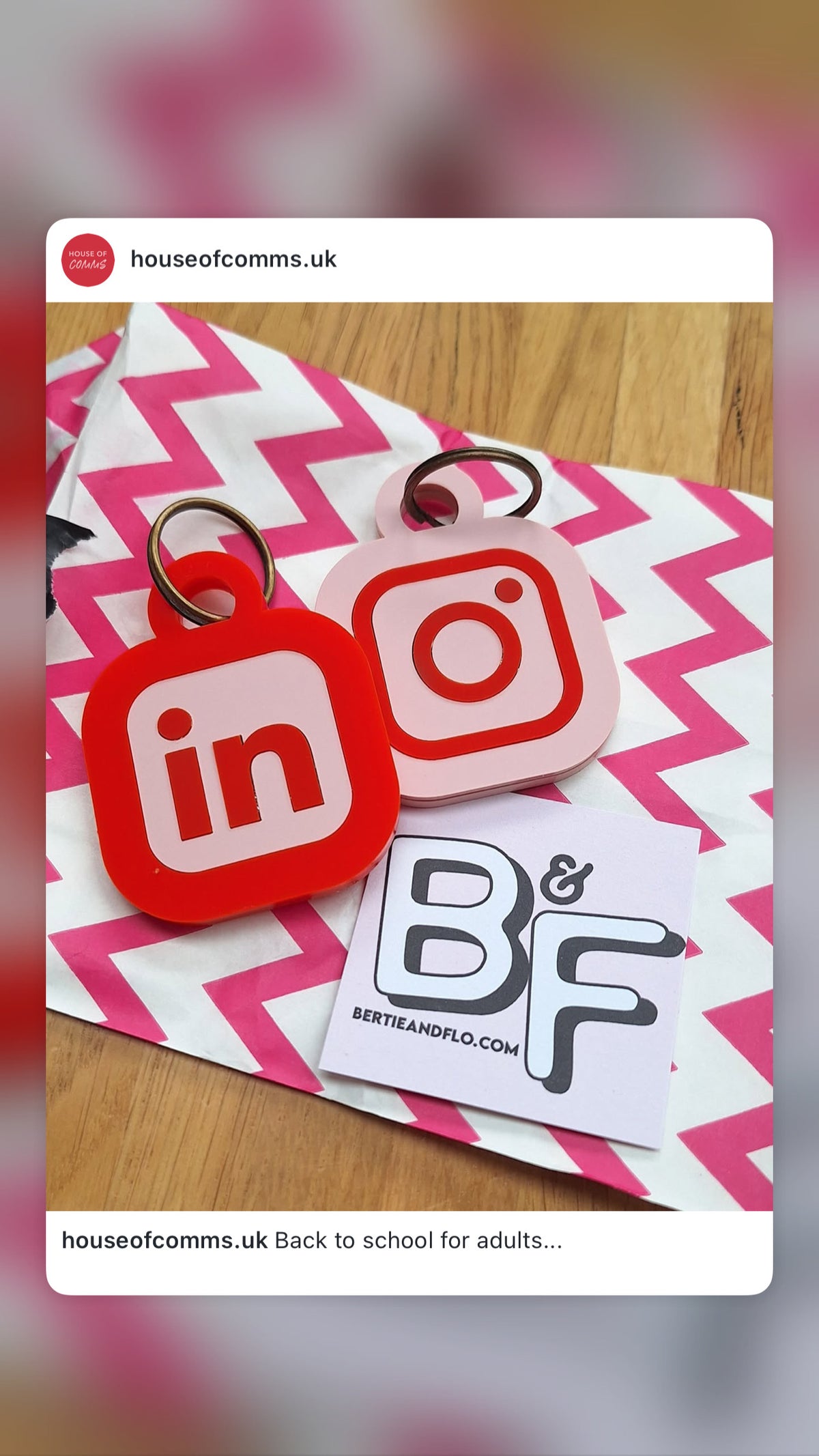 Tap to connect-social media key ring