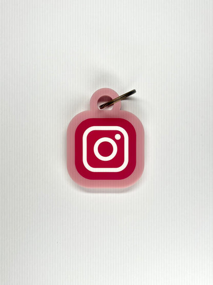 Tap to connect-social media key ring