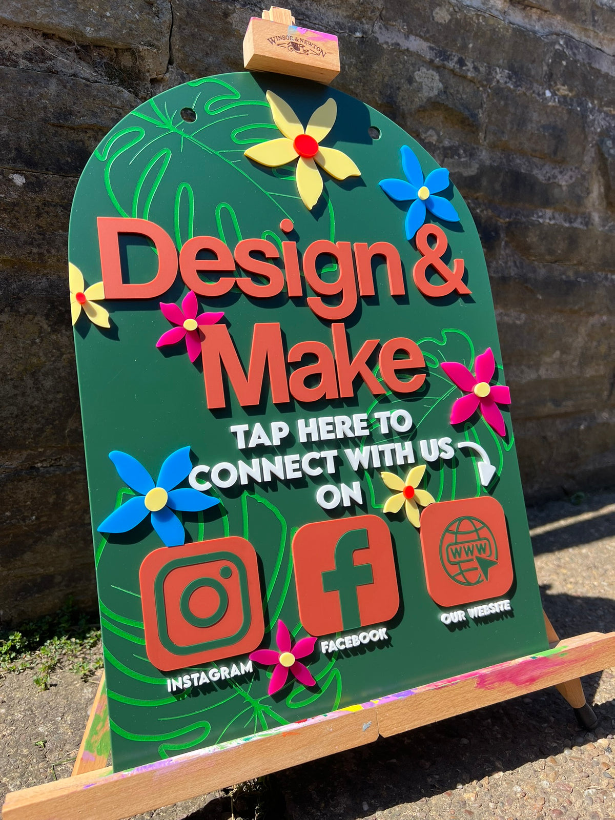 LARGE SIZE - Tap to connect social media sign